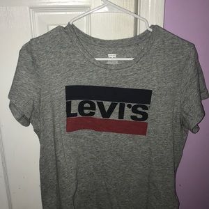Grey Levi’s short sleeve shirt